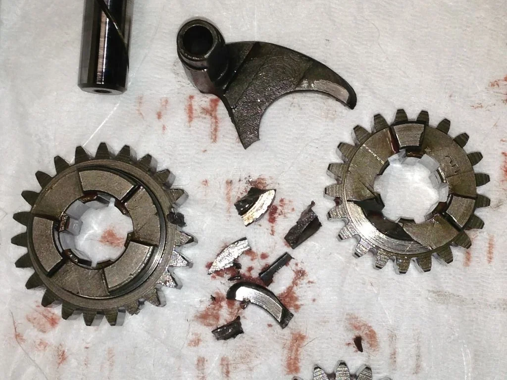 Seems to be a debate on use of clutch when stopped