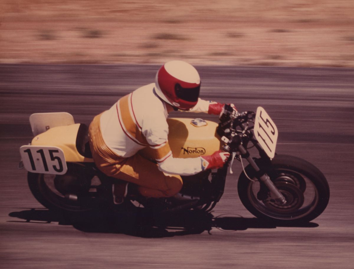Commando with VFR750 Fork/brake Conversion