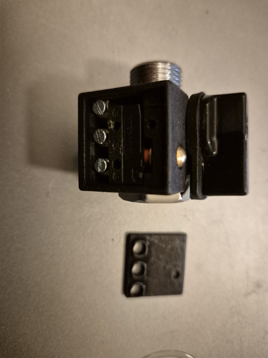 Excess Oil in Primary Chain Case - 72 Combat case in 73 750