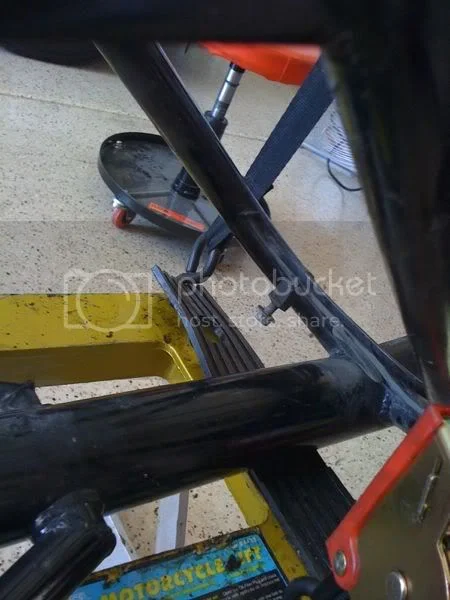 Triple clamp cramps