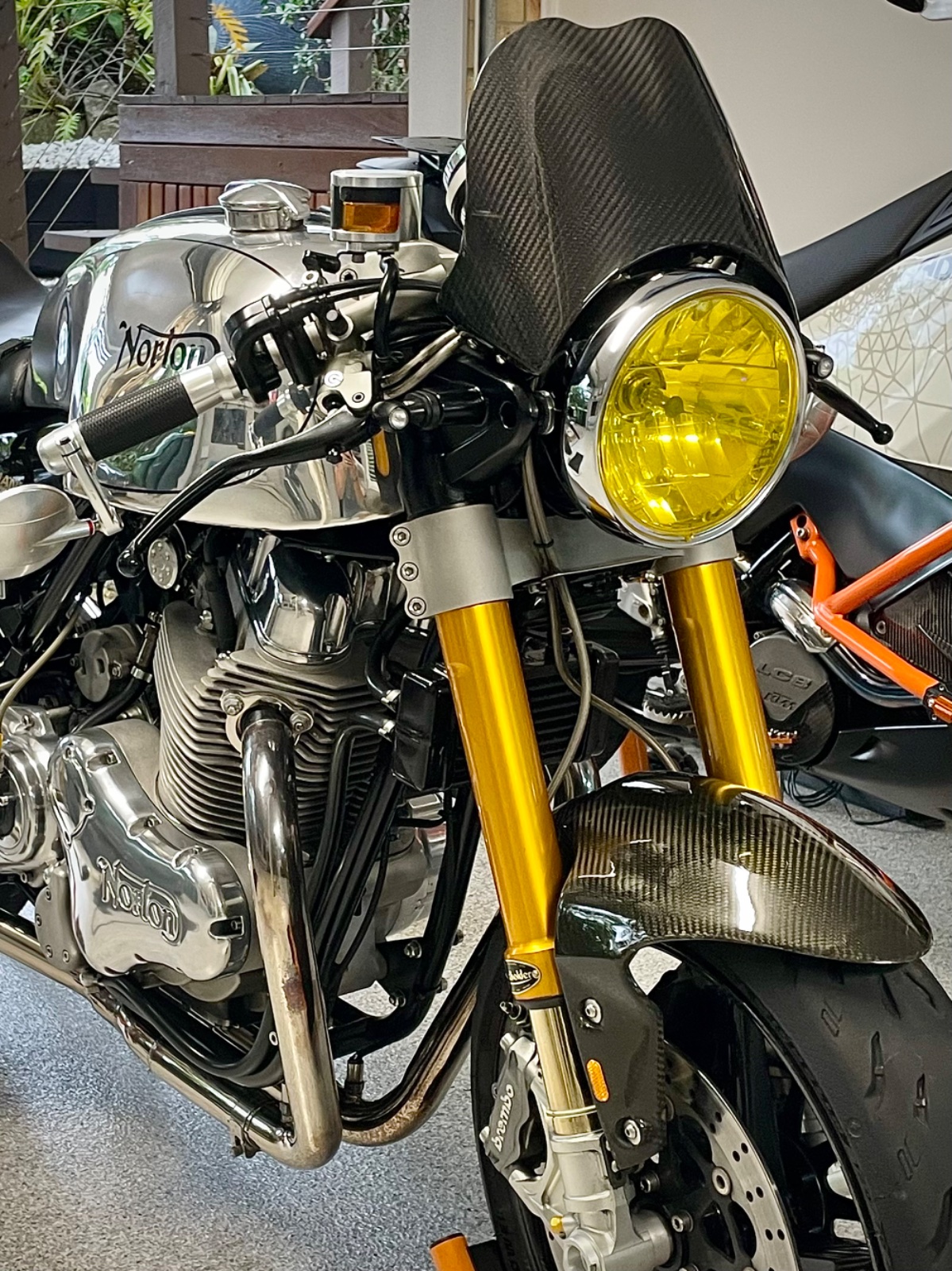 Pictures of your Norton 961