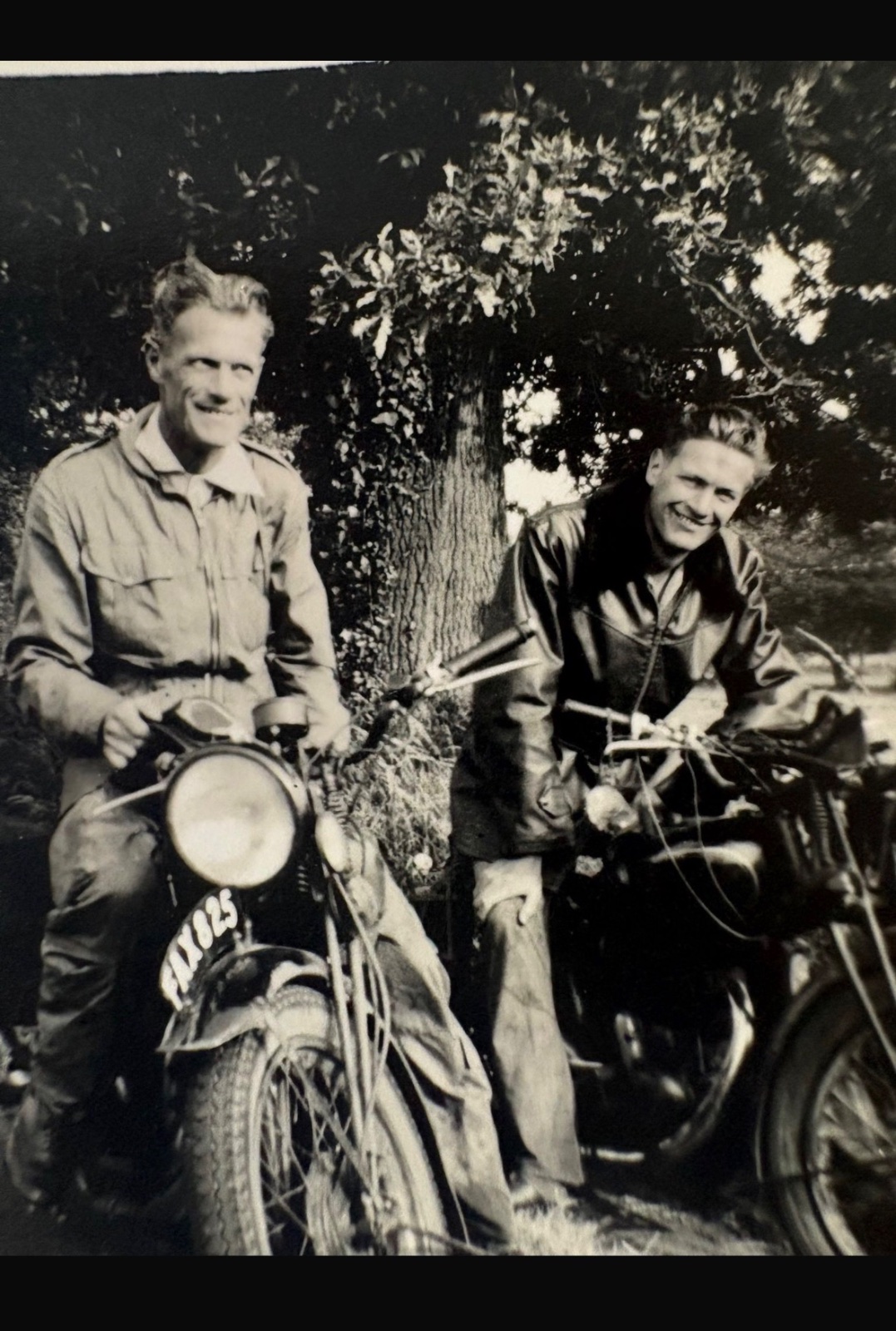Can anyone identify these bikes ?