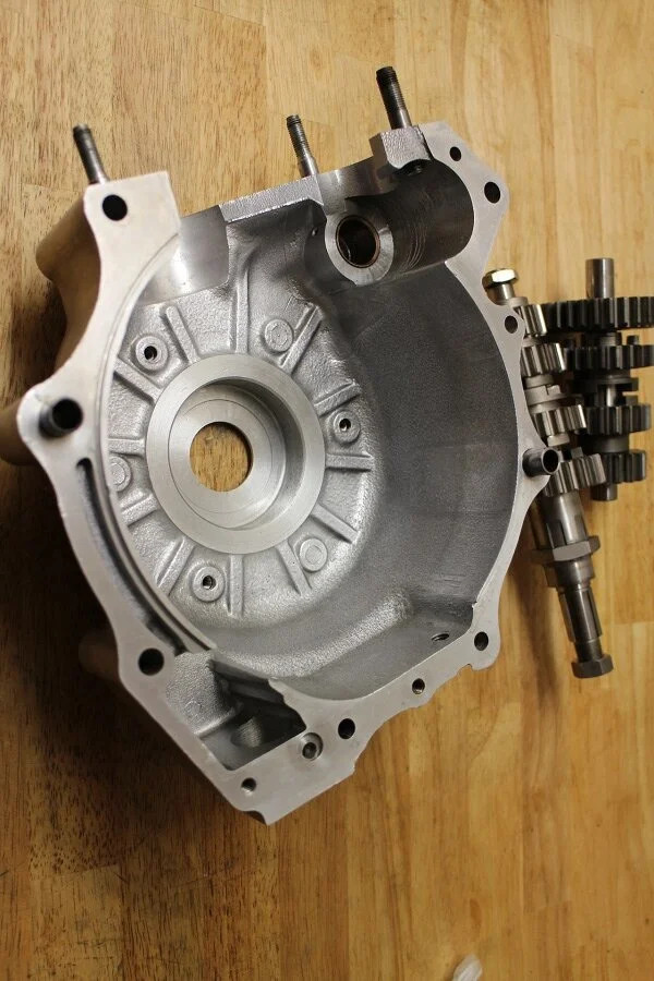 Oil valve solution to oil falling to crankcase