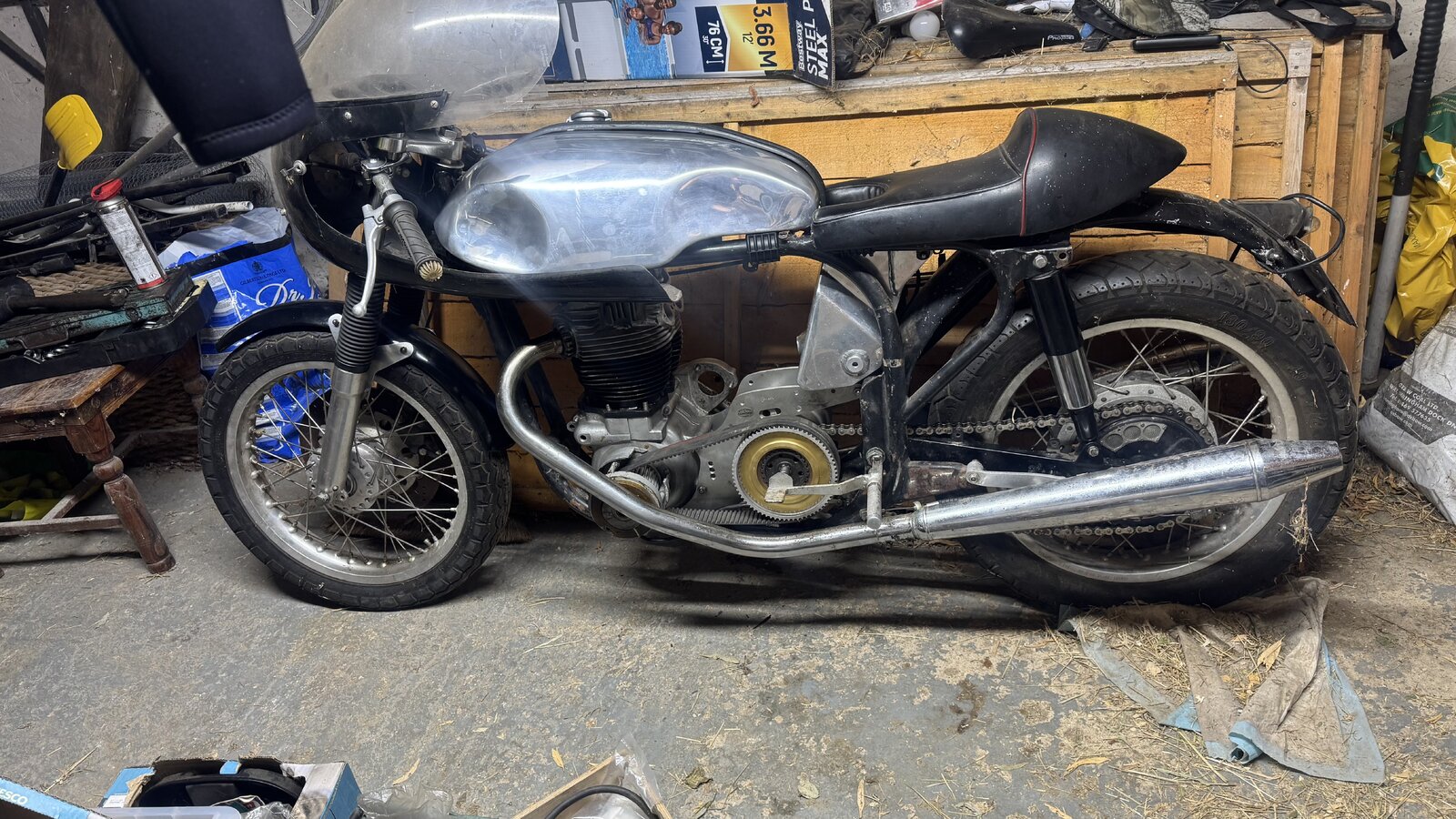 1967 Norton Altas Cafe Racer: assembling from boxes