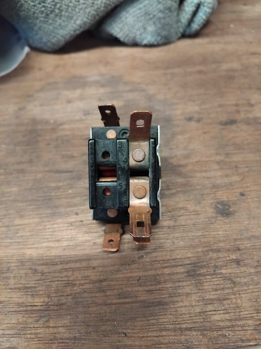 Lights on fine, but turned off the fuse blows