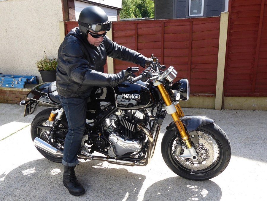 Pictures of your Norton 961