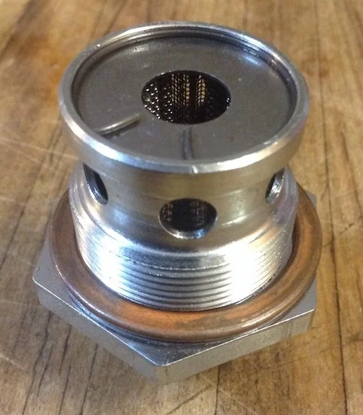 Oil valve solution to oil falling to crankcase