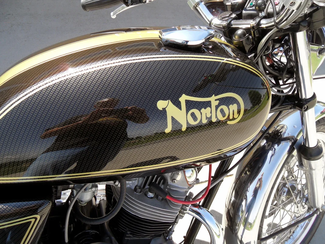 Pictures of your Norton Commandos