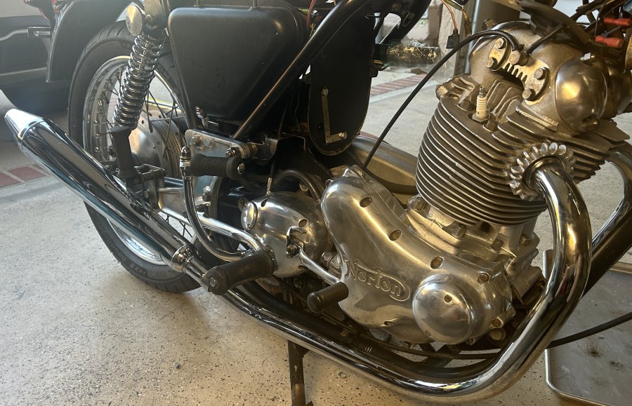Trying to help a recent widow sell her husband's '71 Commando.