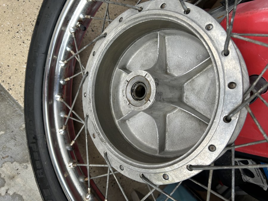 Trying to help a recent widow sell her husband's '71 Commando.