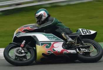 Commando exhaust design ?