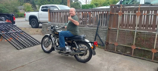 Pictures of your Norton Commandos