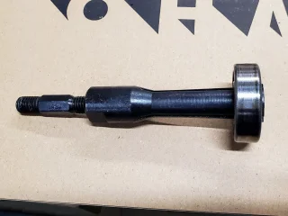 Techniques and tools to remove gearbox layshaft bearing