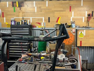 Fitting Jawa engine into featherbed frame