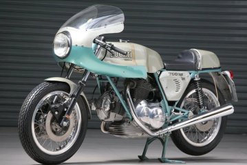 Trying to help a recent widow sell her husband's '71 Commando.