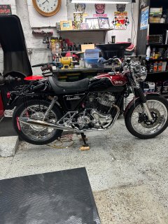 Pictures of your Norton Commandos