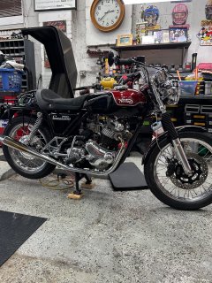 Pictures of your Norton Commandos