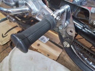 Thread pitch for exaust rubber mountings.