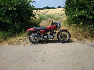 Commando with VFR750 Fork/brake Conversion