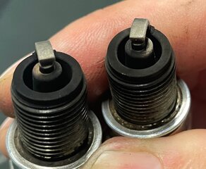 Can you look at my spark plug colours and suggest a path forward for tuning my Mikuni ?