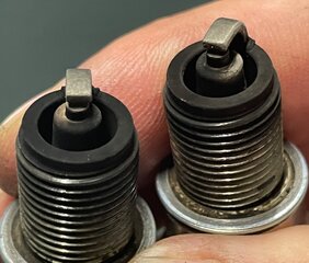 Can you look at my spark plug colours and suggest a path forward for tuning my Mikuni ?