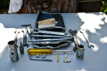 Tool Kit Photo (2011)