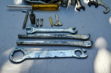 Tool Kit Photo (2011)