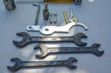 Tool Kit Photo (2011)