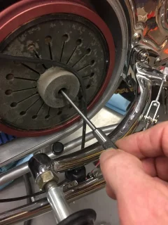 Hydraulic CLutch Bleeding Process (2017)