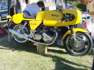 Norton Commando Production Racer - Yellow Paint Code