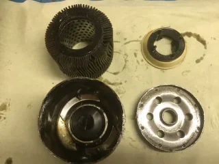 Magnet in filter housing. (2015)