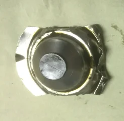 Magnet in filter housing. (2015)