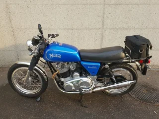 Pictures of your Norton Commandos