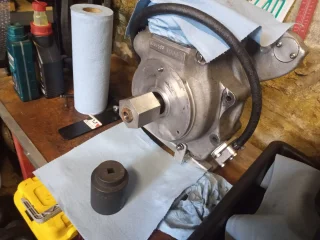 stuck crankshaft worm gear