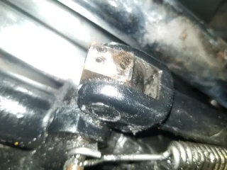 Dominator Sidestand and Chainguard question