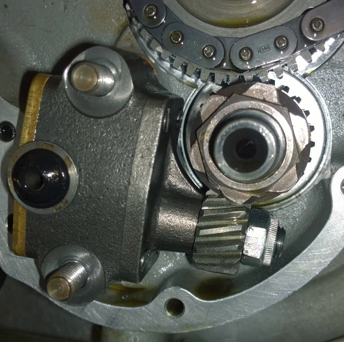 AN Pump 713 about to be removed Some wear on pump gear